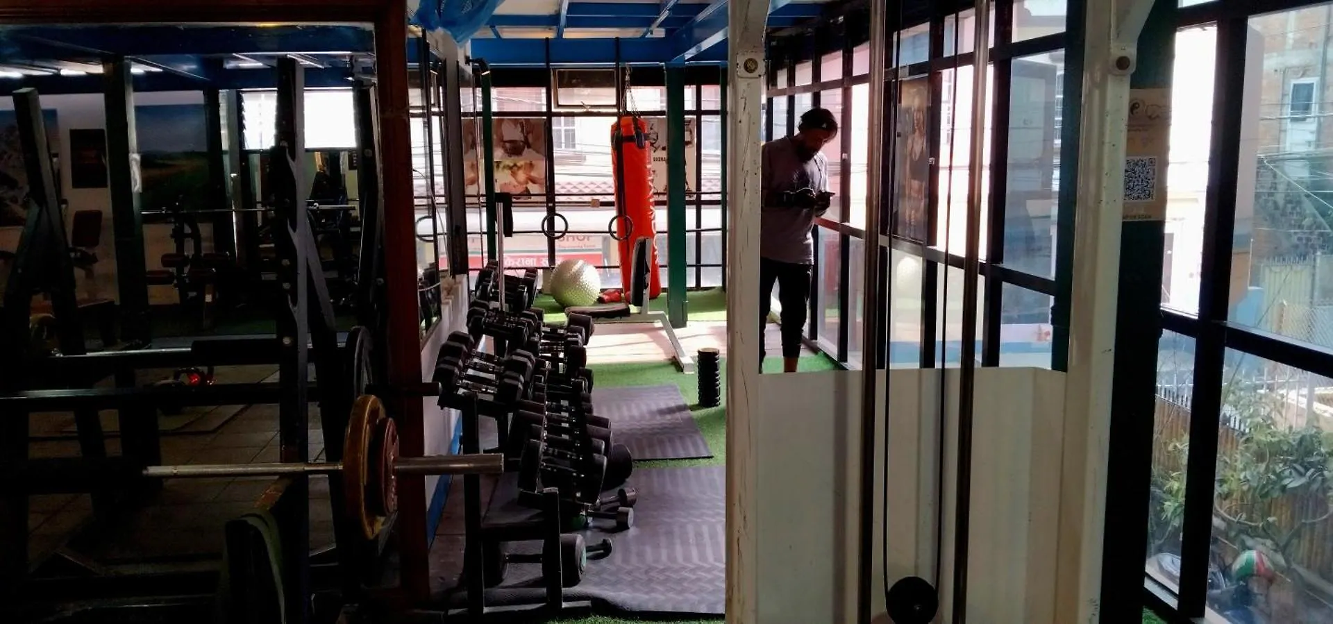 Mystic Vibes Fitness- Commune Катманду Хостел